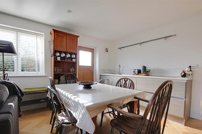 1 Bedroom Flat To Rent In Rosebery Avenue, Goring-By-Sea, Worthing, BN12