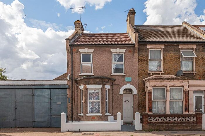 1 Bedroom Flat For Sale In Green Street, Forest Gate, E7