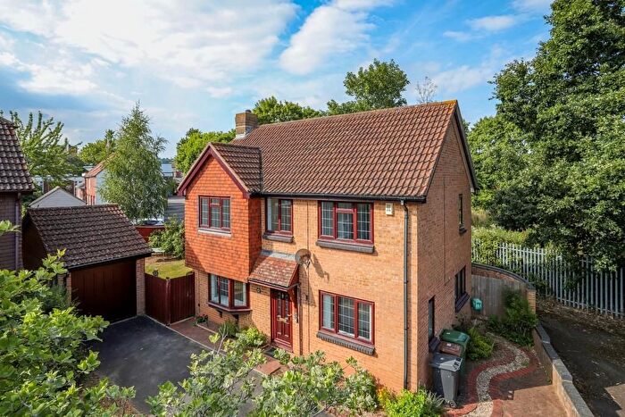 3 Bedroom Detached House For Sale In Honeylands Way, Exeter, EX4