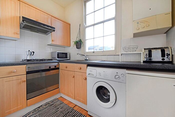 Flat To Rent In Royal College Street, Camden, NW1