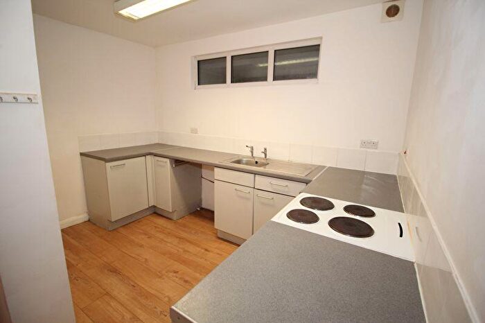 2 Bedroom Flat To Rent In Claylands Road, Bishops Waltham, SO32