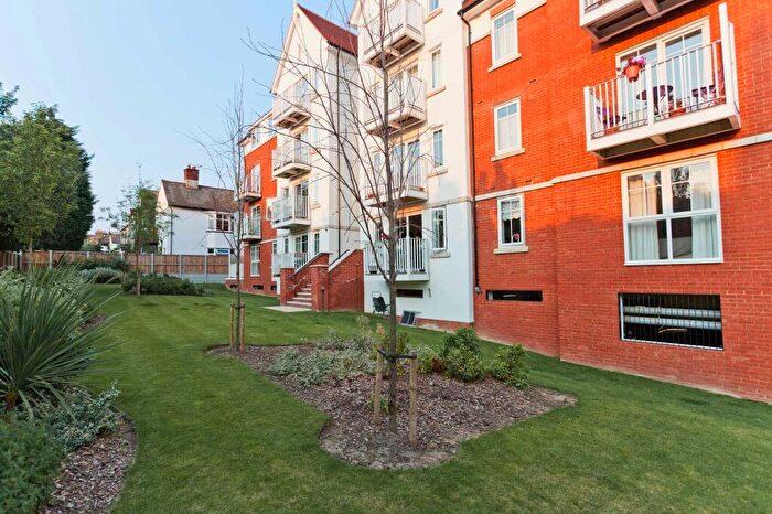 2 Bedroom Flat To Rent In Pembury Road, Westcliff-On-Sea, SS0