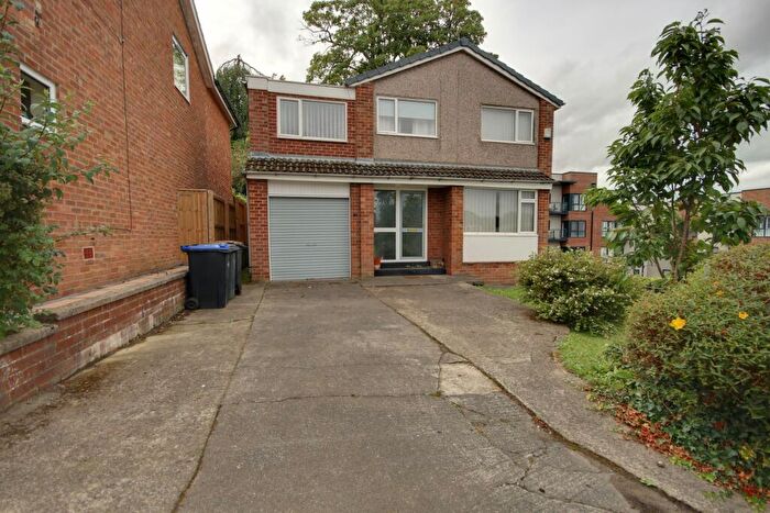 6 Bedroom House To Rent In Ferens Close, DH1