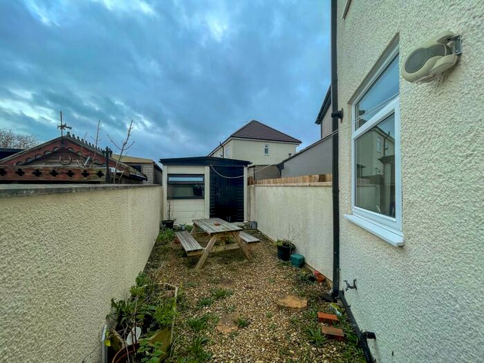 4 Bedroom Terraced House To Rent In Warren Road, Filton, Bristol, BS34