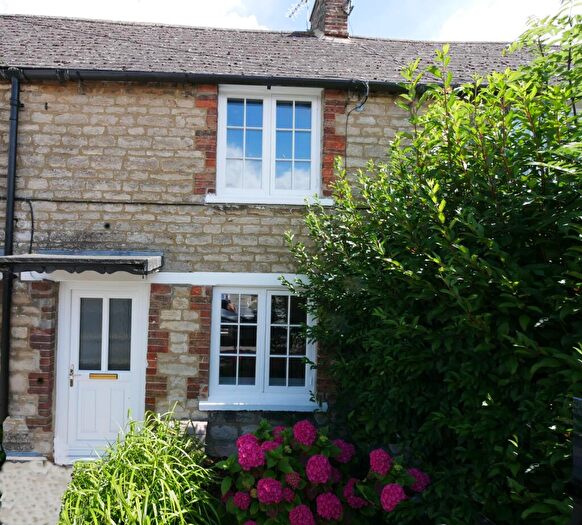 2 Bedroom Terraced House To Rent In Thames Street, Lechlade, GL7