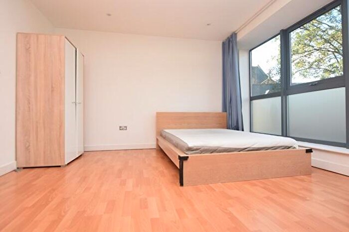 Apartment To Rent In West One Aspect, Cavendish Street, S3