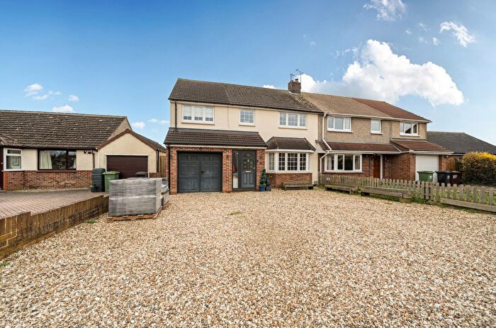 4 Bedroom Semi Detached House To Rent In Stallpits Road, Shrivenham, SN6