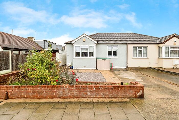 2 Bedroom Semi Detached Bungalow For Sale In Betterton Road, Rainham, RM13