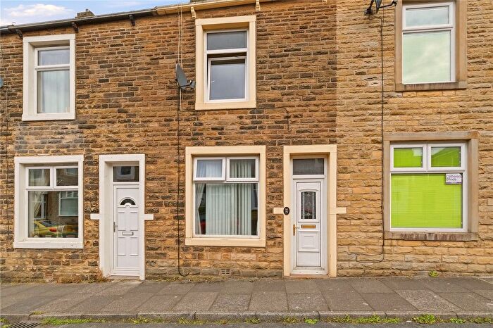 2 Bedroom Terraced House For Sale In Lower East Avenue, Barnoldswick, Lancashire, BB18