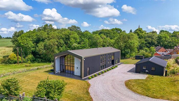 5 Bedroom Barn Conversion For Sale In Frog Hall, Brixworth, Northampton, NN6