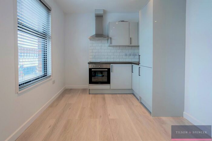 1 Bedroom Apartment To Rent In High Road, Tottenham, London, N17