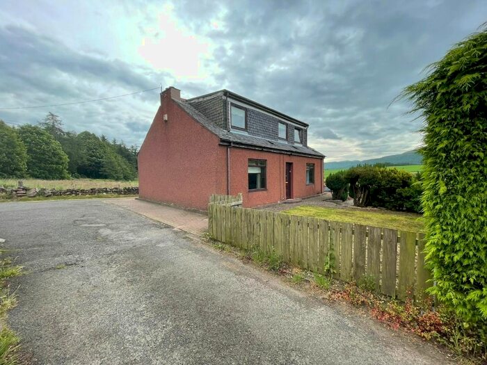 5 Bedroom Detached House To Rent In Cowiefaulds, Gateside, Fife, KY14