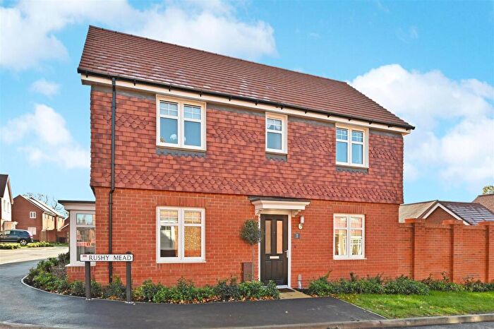 3 Bedroom House To Rent In Rushy Mead, Chichester, PO19