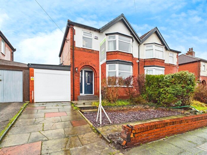 3 Bedroom Semi-Detached House For Sale In Rawlyn Road, Smithills, Bolton, BL1