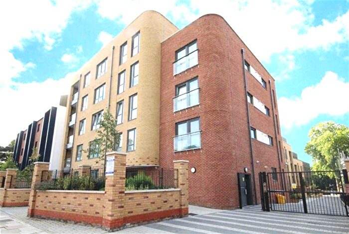 2 Bedroom Flat To Rent In London Road, Isleworth, TW7