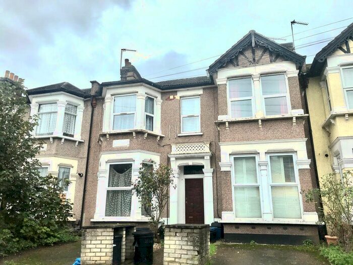 1 Bedroom Flat To Rent In Valentines Road, Ilford, IG1