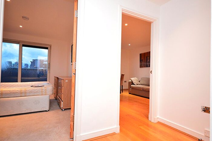 1 Bedroom Flat To Rent In Western Gateway, Docklands, E16