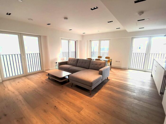 2 Bedroom Flat To Rent In Exchange Gardens, London, SW8