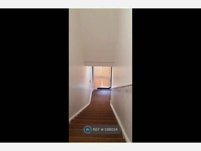 1 Bedroom Flat To Rent In Tara Close, Chadwell Heath, RM6