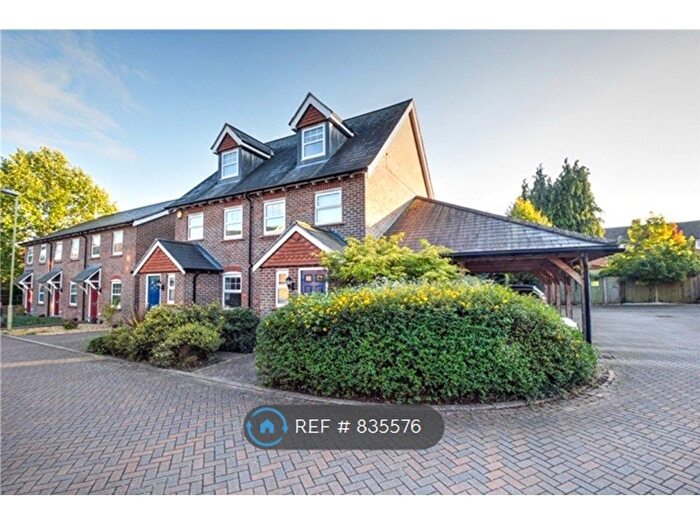 3 Bedroom Semi-Detached House To Rent In Helens Close, Alton, GU34