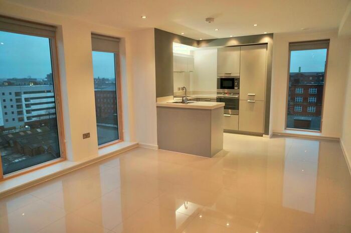 2 Bedroom Apartment To Rent In Apt . :: Ice Plant, M4