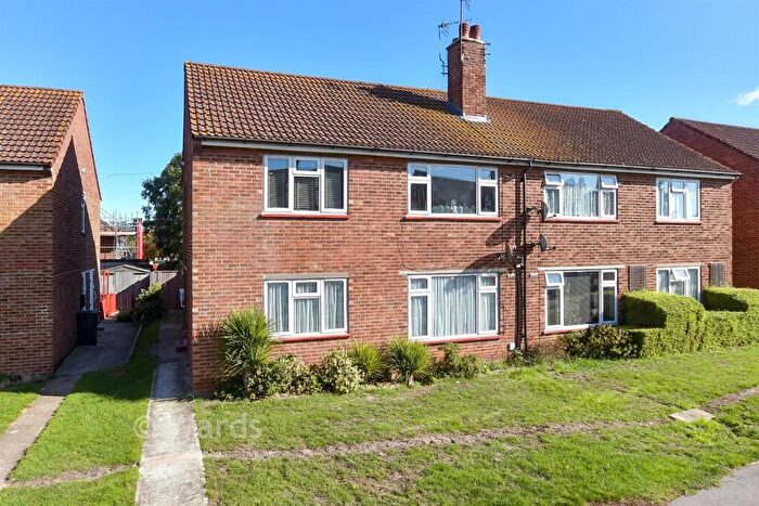 1 Bedroom Flat For Sale In Emmerson Gardens, Whitstable, Kent, CT5