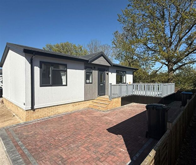 2 Bedroom Park Home For Sale In Residential Park, Lower Dunsforth, York, YO26