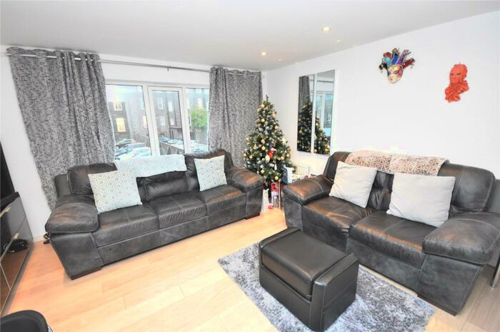 2 Bedroom Apartment To Rent In Dempsey Court, Queens Lane North, West End, Aberdeen, AB15