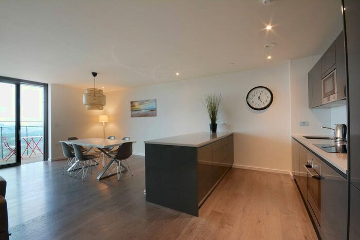 3 Bedroom Flat To Rent In St Gabriel Walk, Elephant And Castle, SE1