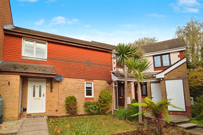 2 Bedroom House To Rent In Dundonald Close, SO19