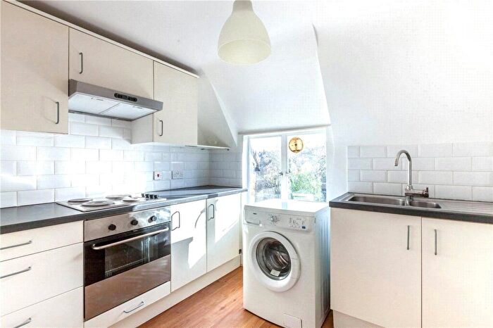 1 Bedroom Apartment For Sale In Weston Park, Crouch End, London, N8