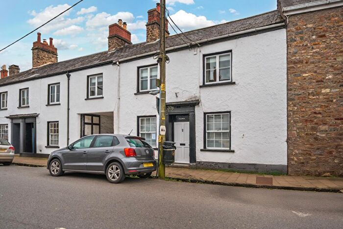 3 Bedroom End Terrace House For Sale In Brook Street, Bampton, Tiverton, EX16