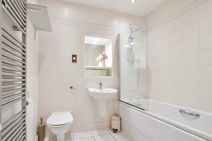 1 Bedroom Flat To Rent In Bowman Lane, Hunslet, Leeds, LS10