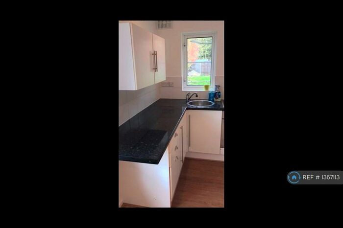 Studio To Rent In Brantwood Way, Orpington, BR5
