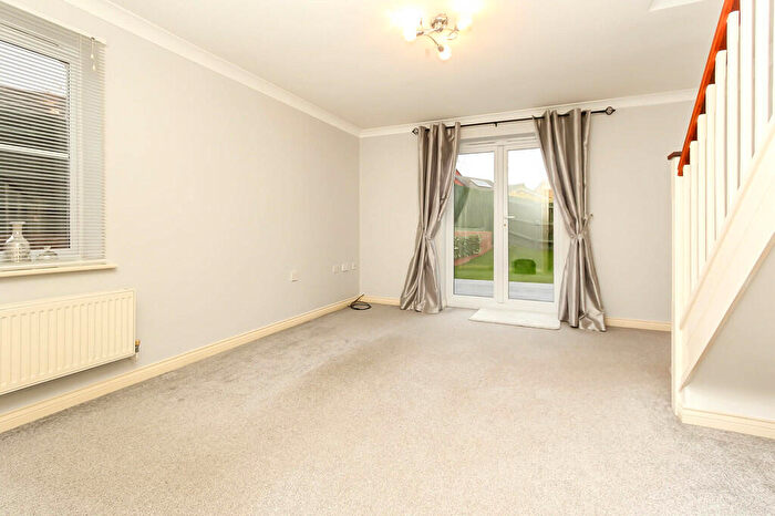 2 Bedroom End Of Terrace House For Sale In Abbots Close, Kettering, NN15
