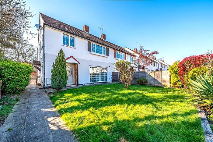 2 Bedroom Maisonette To Rent In Three Corners, Bexleyheath, Kent, DA7