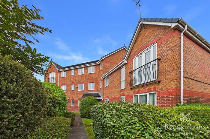 2 Bedroom Flat For Sale In Greetland Drive, Manchester, M9