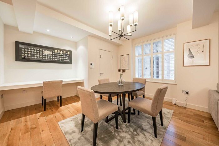 2 Bedroom Flat To Rent In Chesterfield Gardens, London, W1J