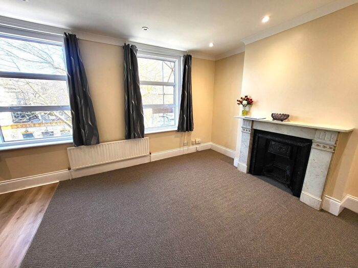 1 Bedroom Flat To Rent In Castlehill Parade, West Ealing, W13