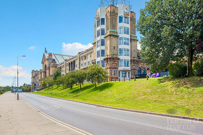 3 Bedroom Flat To Rent In Alexandra Gardens, Muswell Hill, N10