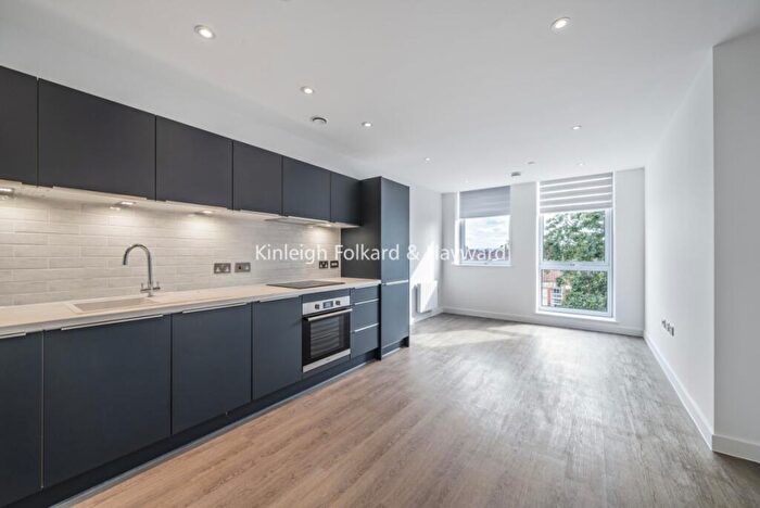 2 Bedroom Flat To Rent In Beckenham Road, Beckenham, Kent, BR3