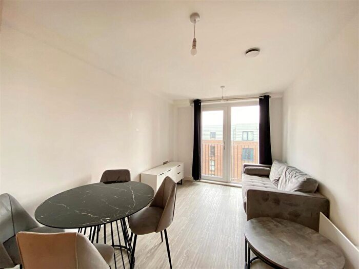 1 Bedroom Apartment To Rent In Middlewood Plaza, Craven Street, Salford, M5