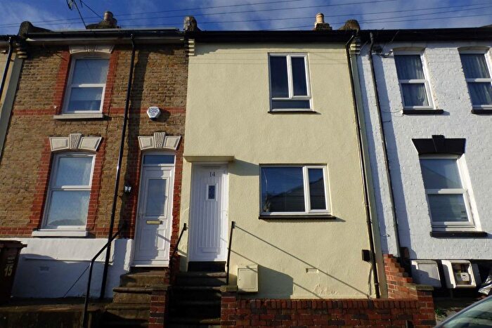 3 Bedroom Terraced House To Rent In Portland Street, Chatham, ME4