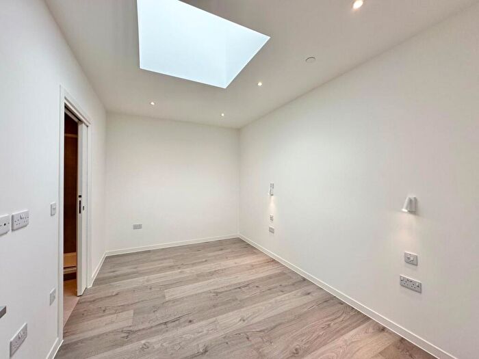 2 Bedroom Apartment To Rent In Tempus House, Milton Keynes, MK9