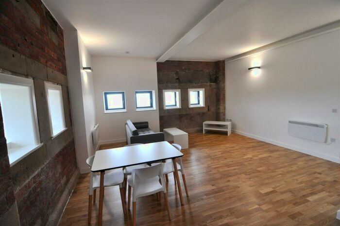 1 Bedroom Flat To Rent In Lilycroft Road, Bradford, BD9