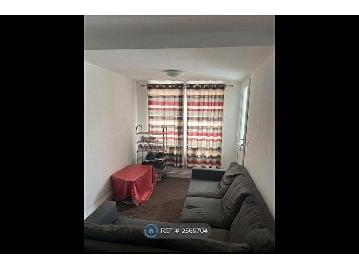 2 Bedroom Maisonette To Rent In Crane Close, Dagenham, RM10