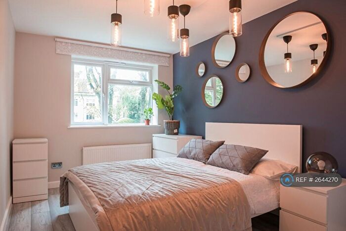 2 Bedroom Flat To Rent In St. Michael's Close, London, N3