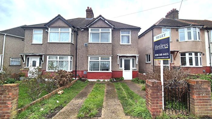 4 Bedroom Semi Detached House To Rent In Kingsley Avenue, Hounslow, TW3