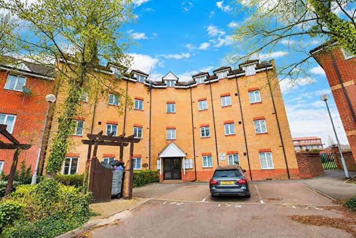 2 Bedroom Flat For Sale In Ridley Close, Barking, IG11