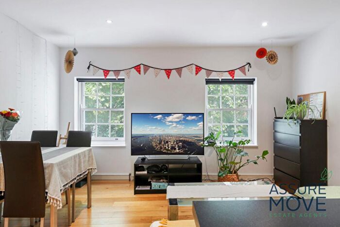 2 Bedroom Apartment To Rent In Cavell Street, London, E1